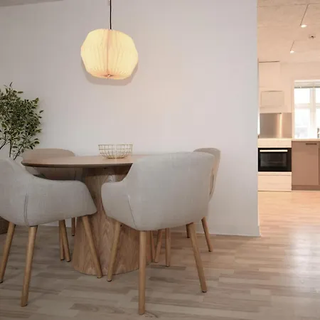 2 Bedroom Beautiful In 公寓 布勒鲁普